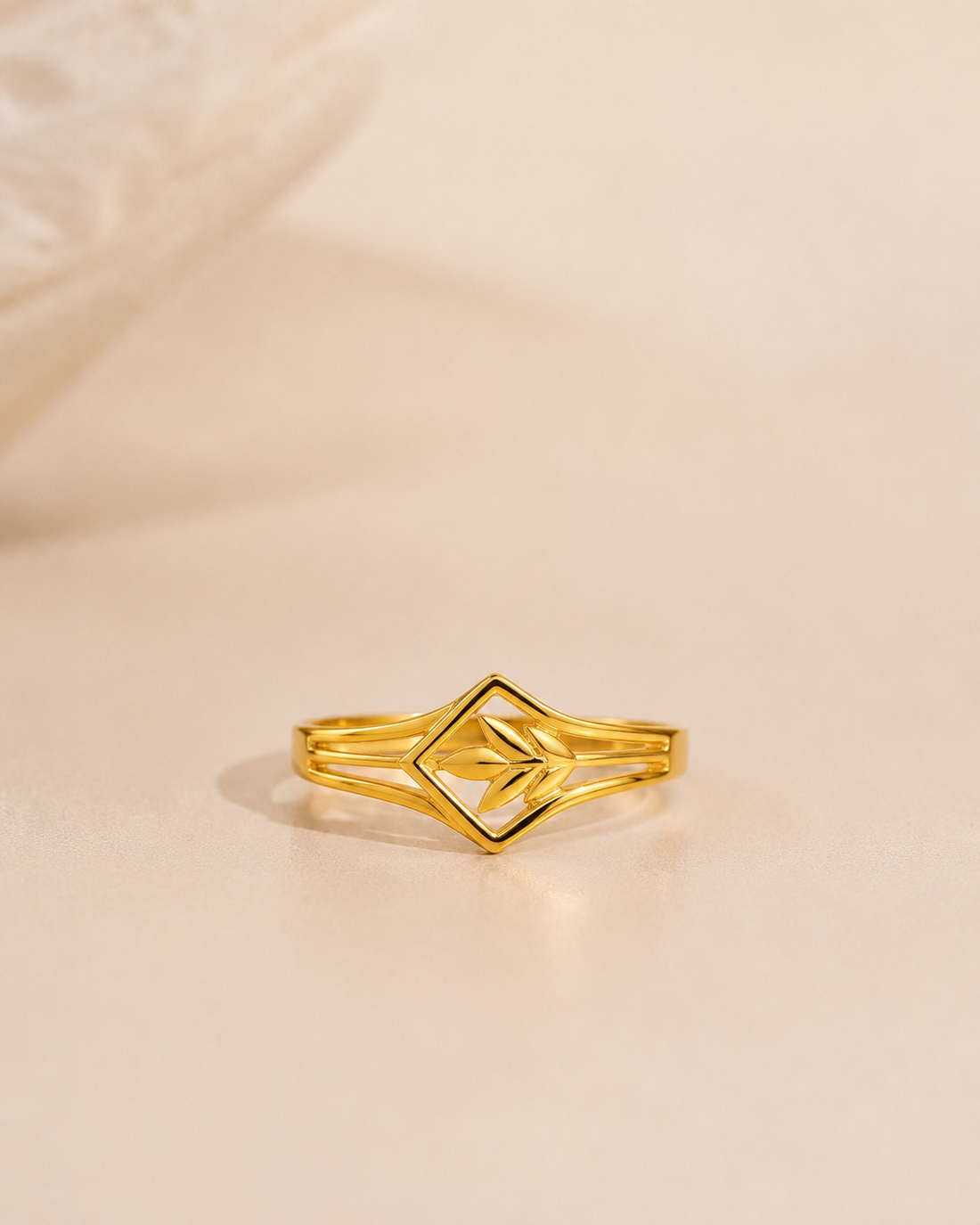 Zariya Glow Ring