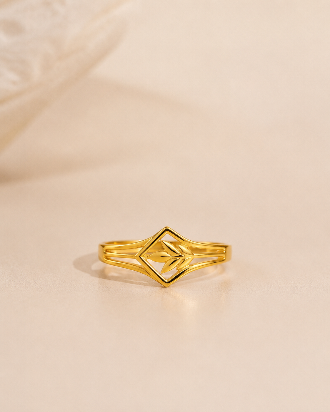 Zariya Glow Ring