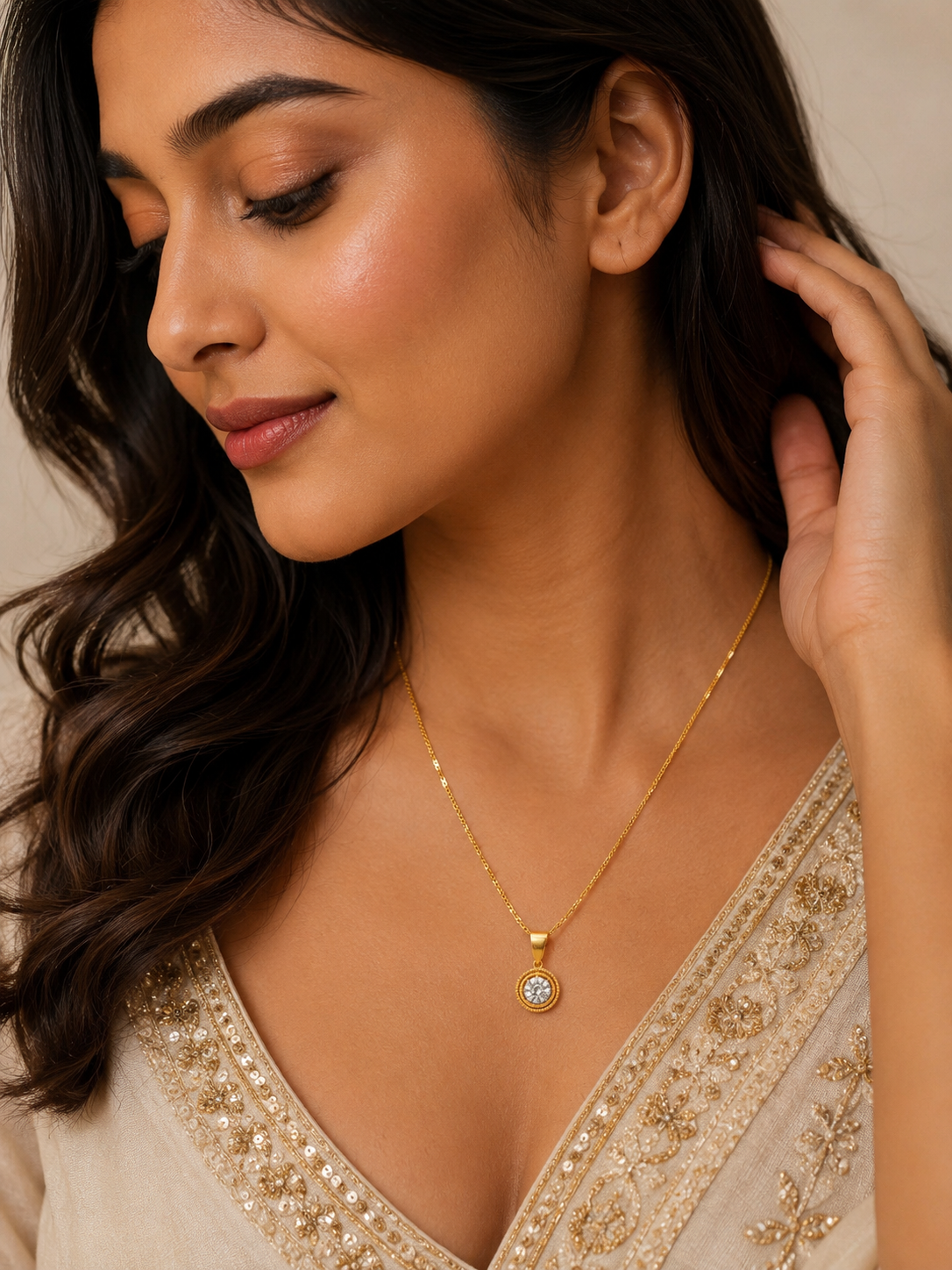 Solitaire halo chain pendant